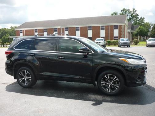 2019 Toyota Highlander LE I4