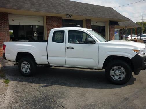 2017 Toyota Tacoma SR5