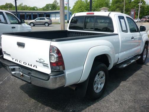 Super White 2013 Toyota Tacoma PreRunner
