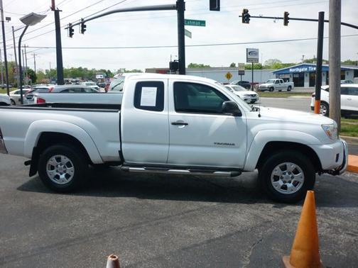 Super White 2013 Toyota Tacoma PreRunner