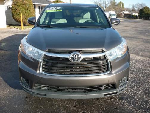 2016 Toyota Highlander LE