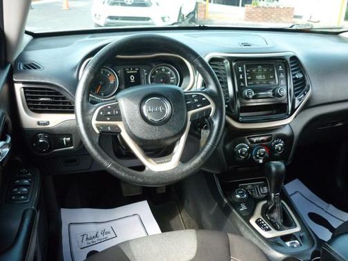 2016 Jeep Cherokee Sport
