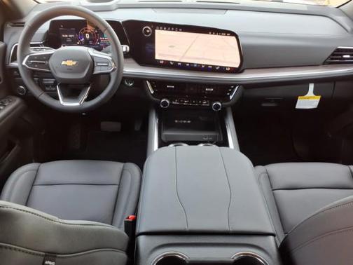 2025 Chevrolet Suburban LT