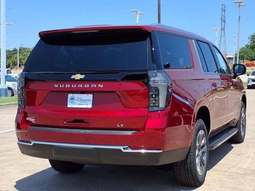 2025 Chevrolet Suburban LT