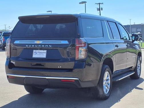 2023 Chevrolet Suburban LT