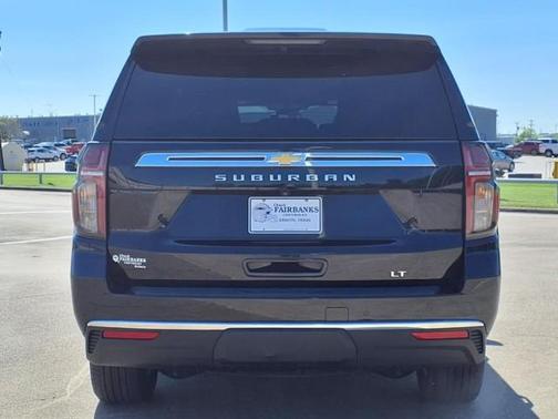 2023 Chevrolet Suburban LT