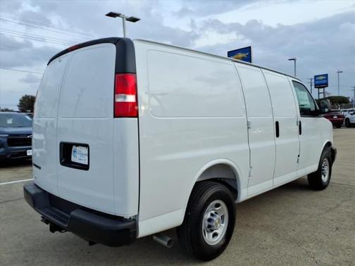 2025 Chevrolet Express 3500 RWD 3500 Regular Wheelbase WT