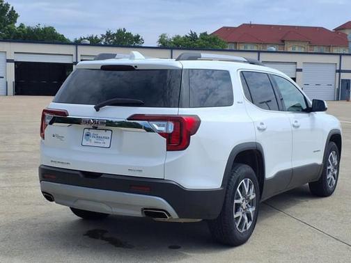 2023 GMC Acadia AWD SLT