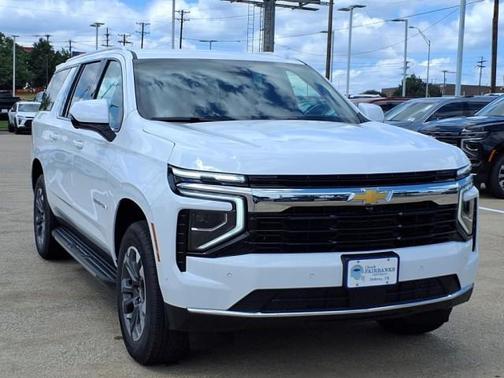 2025 Chevrolet Suburban LS