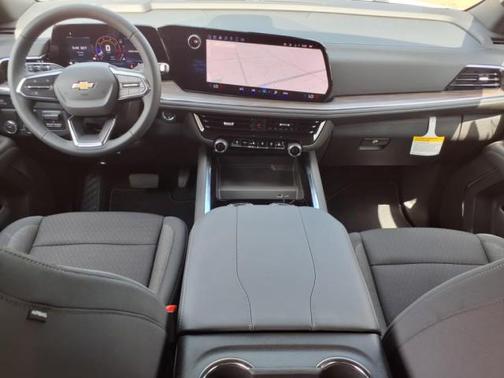 2025 Chevrolet Suburban LS