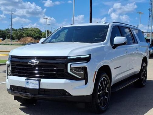 2025 Chevrolet Suburban RST