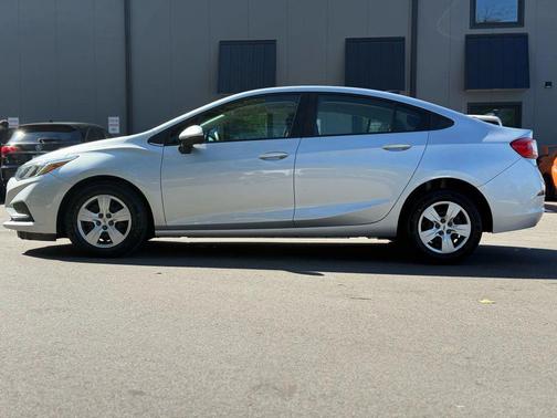2018 Chevrolet Cruze LS
