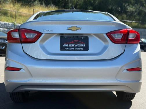 2018 Chevrolet Cruze LS