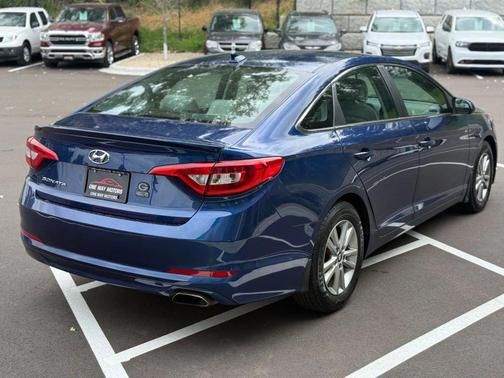 2017 Hyundai SONATA SE