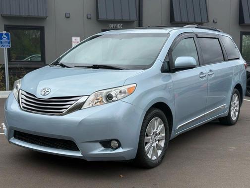 2016 Toyota Sienna XLE
