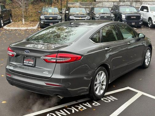 2020 Ford Fusion SE