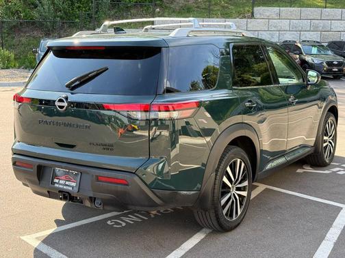 Green 2023 Nissan Pathfinder Platinum Sport Utility 4D