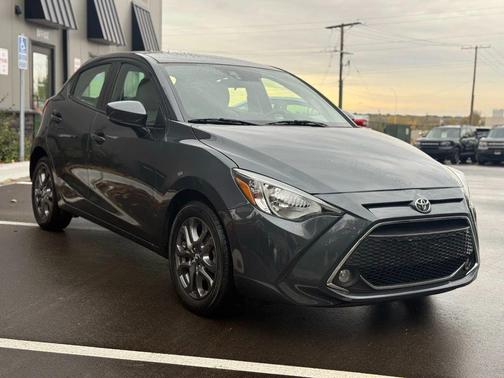 2020 Toyota Yaris Sedan LE