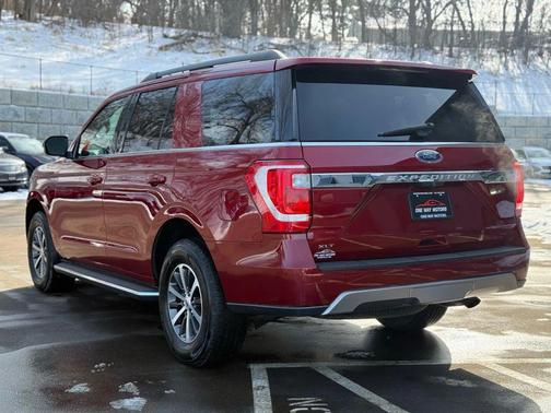 2019 Ford Expedition XLT Sport Utility 4D