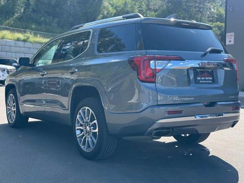 2020 GMC Acadia Denali