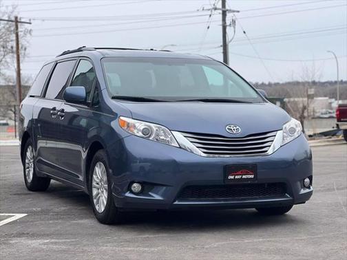 2015 Toyota Sienna XLE