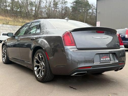 2018 Chrysler 300 S