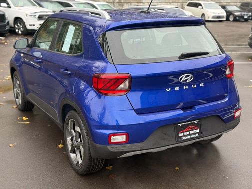 2024 Hyundai VENUE SEL
