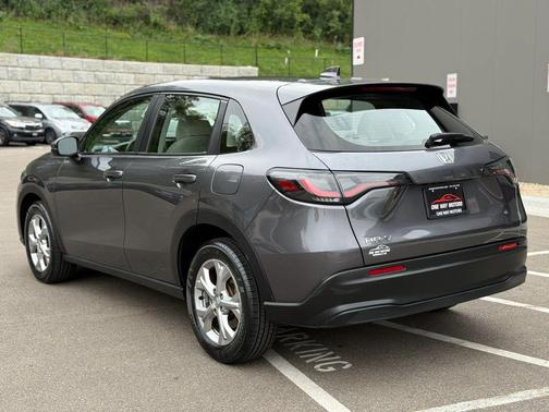 Gray 2024 Honda HR-V LX