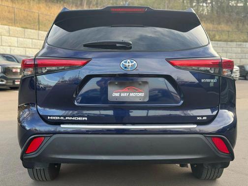2021 Toyota Highlander Hybrid XLE