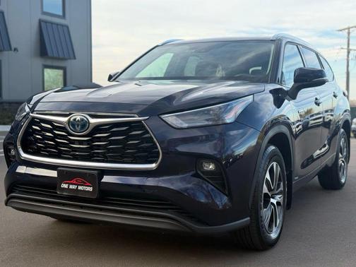 2021 Toyota Highlander Hybrid XLE