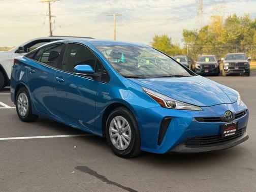 2022 Toyota Prius LE