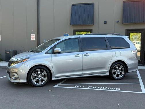 2017 Toyota Sienna SE