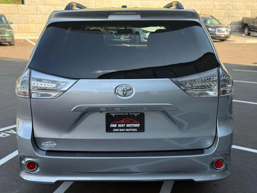 2017 Toyota Sienna SE