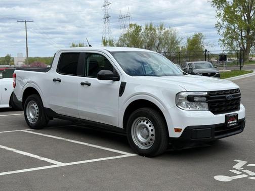White 2022 Ford Maverick XL SuperCrew Pickup 4D 4 1/2 ft