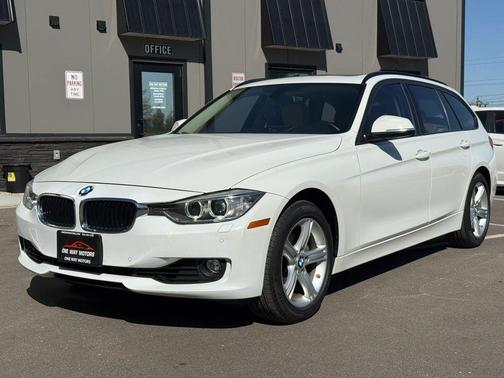 White 2014 BMW 328 328i xDrive Sport Wagon 4D