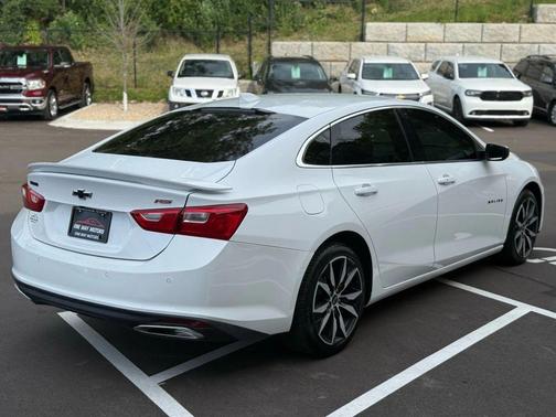 2021 Chevrolet Malibu FWD RS