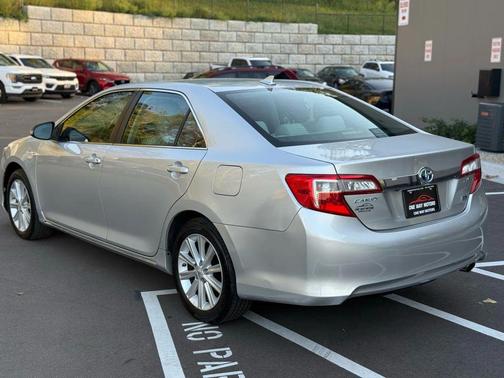2012 Toyota Camry Hybrid XLE