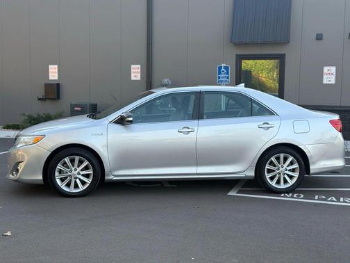 2012 Toyota Camry Hybrid XLE