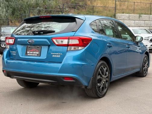 2017 Subaru Impreza 2.0i