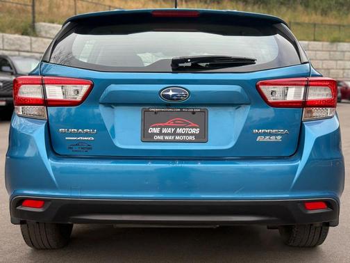 2017 Subaru Impreza 2.0i