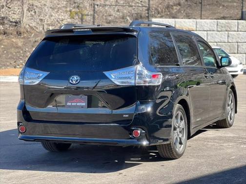 2017 Toyota Sienna SE
