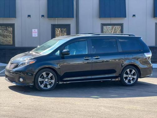 2017 Toyota Sienna SE