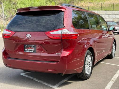 Salsa Red Pearl 2015 Toyota Sienna XLE