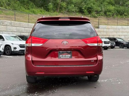 2012 Toyota Sienna LE