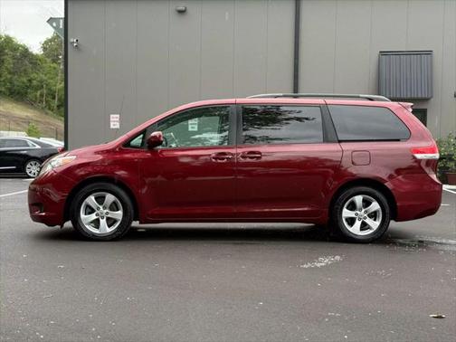 2012 Toyota Sienna LE