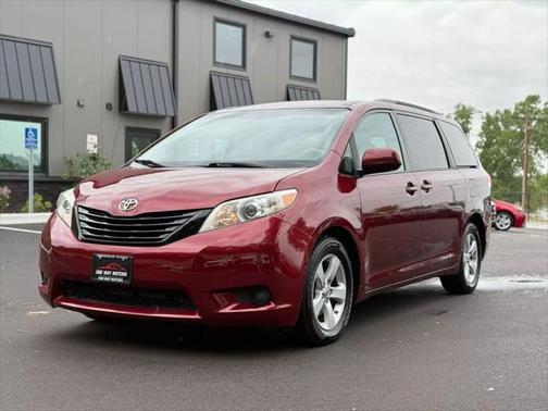 2012 Toyota Sienna LE