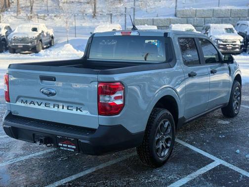 2022 Ford Maverick XLT SuperCrew Pickup 4D 4 1/2 ft
