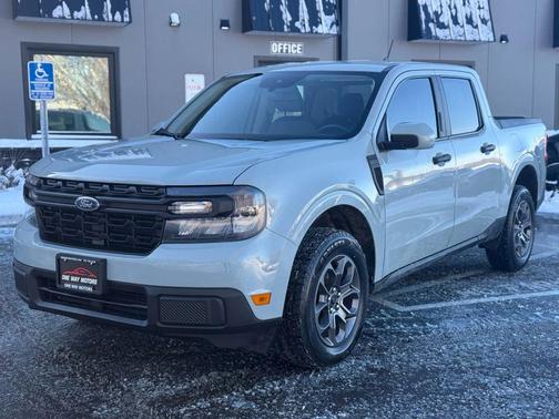 2022 Ford Maverick XLT SuperCrew Pickup 4D 4 1/2 ft