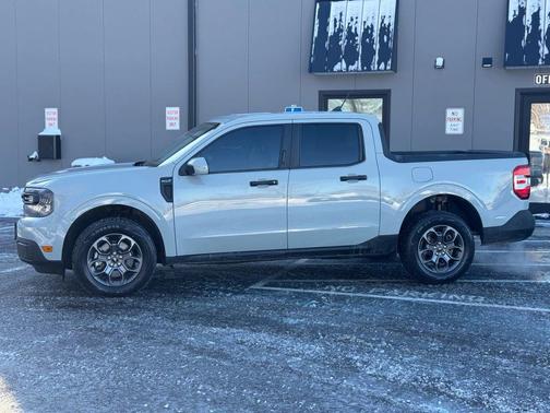 2022 Ford Maverick XLT SuperCrew Pickup 4D 4 1/2 ft