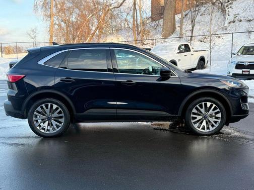 2021 Ford Escape Titanium